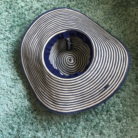 Floppy Sun Hat - Picture 3 of 3